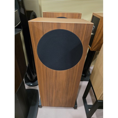 Trenner & Friedl Pharoah