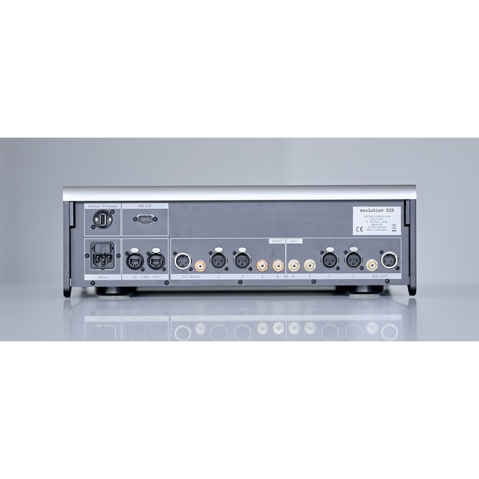 Soulution 525 preamplifier 2