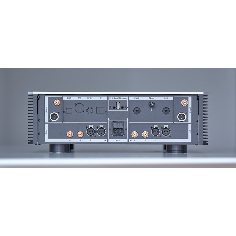 Soulution 326 preamplifier 2