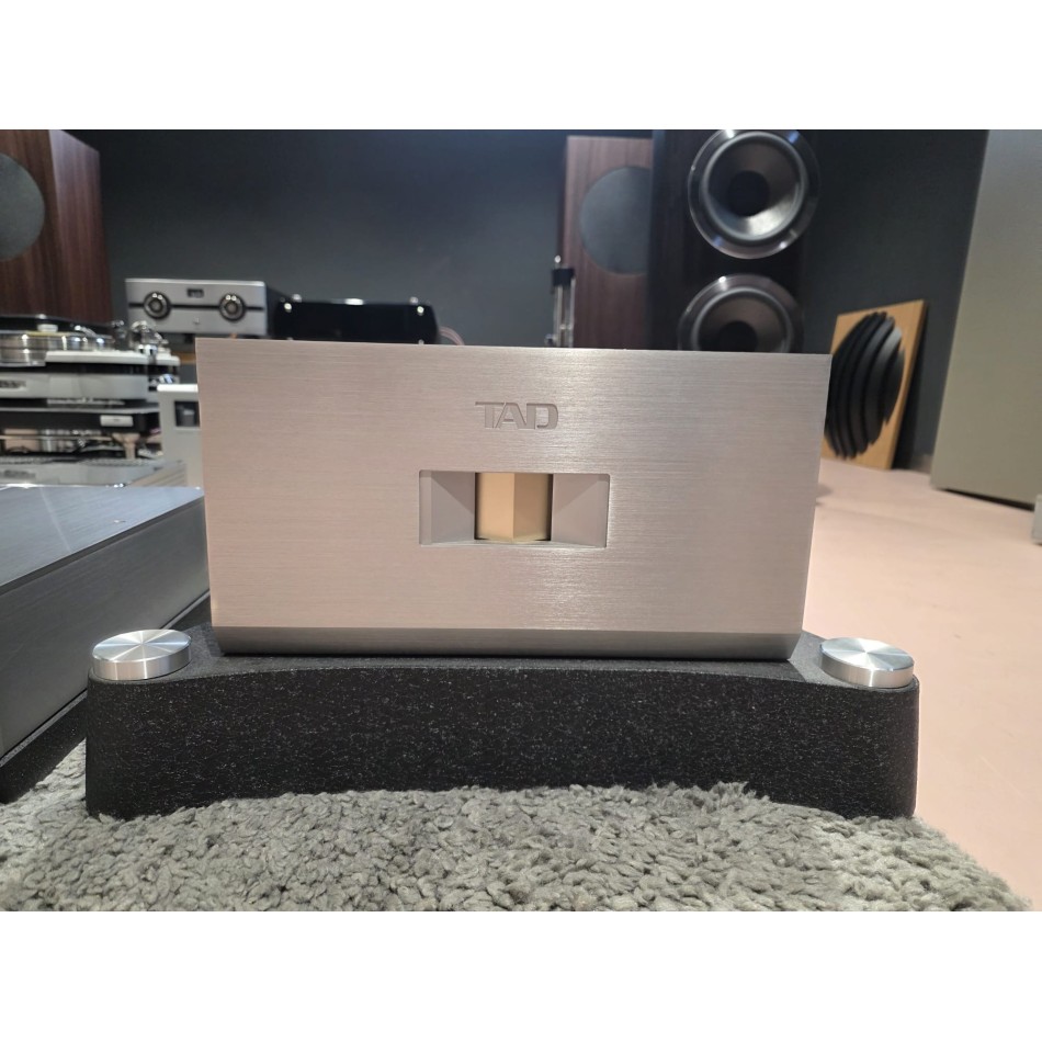 TAD M700S